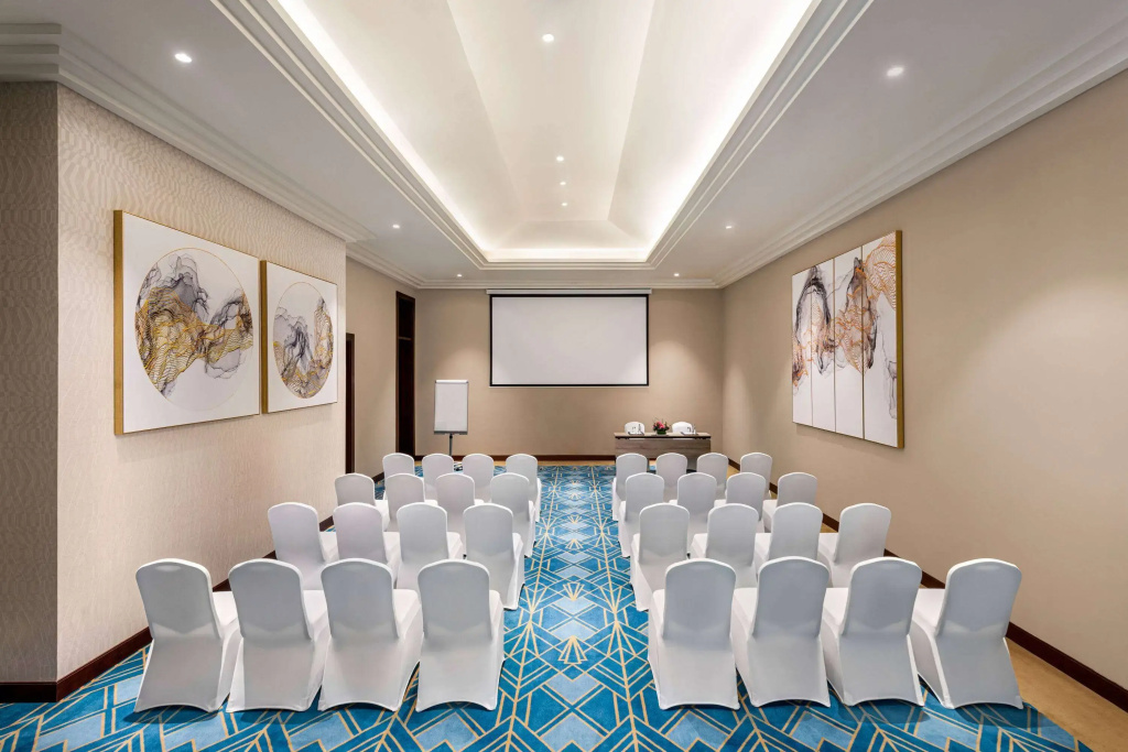 Wyndham Grand Doha West Bay Beach