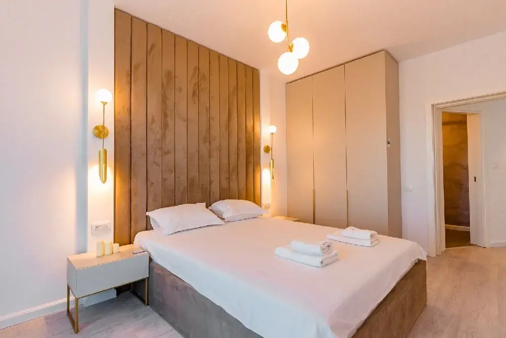 WAVE 2 Promenada Apartments
