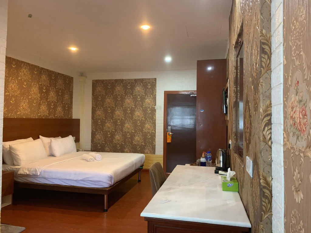 Easy Hotel