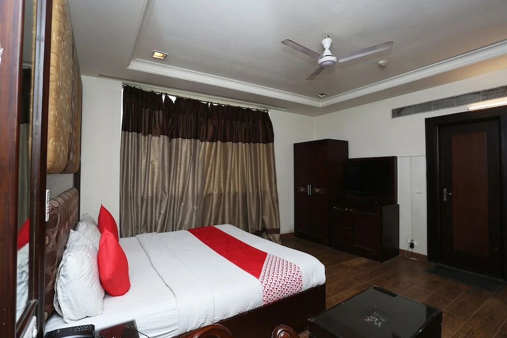 The Grand Hotel by OYO Rooms