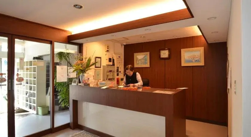Business Hotel Sakigake Honkan