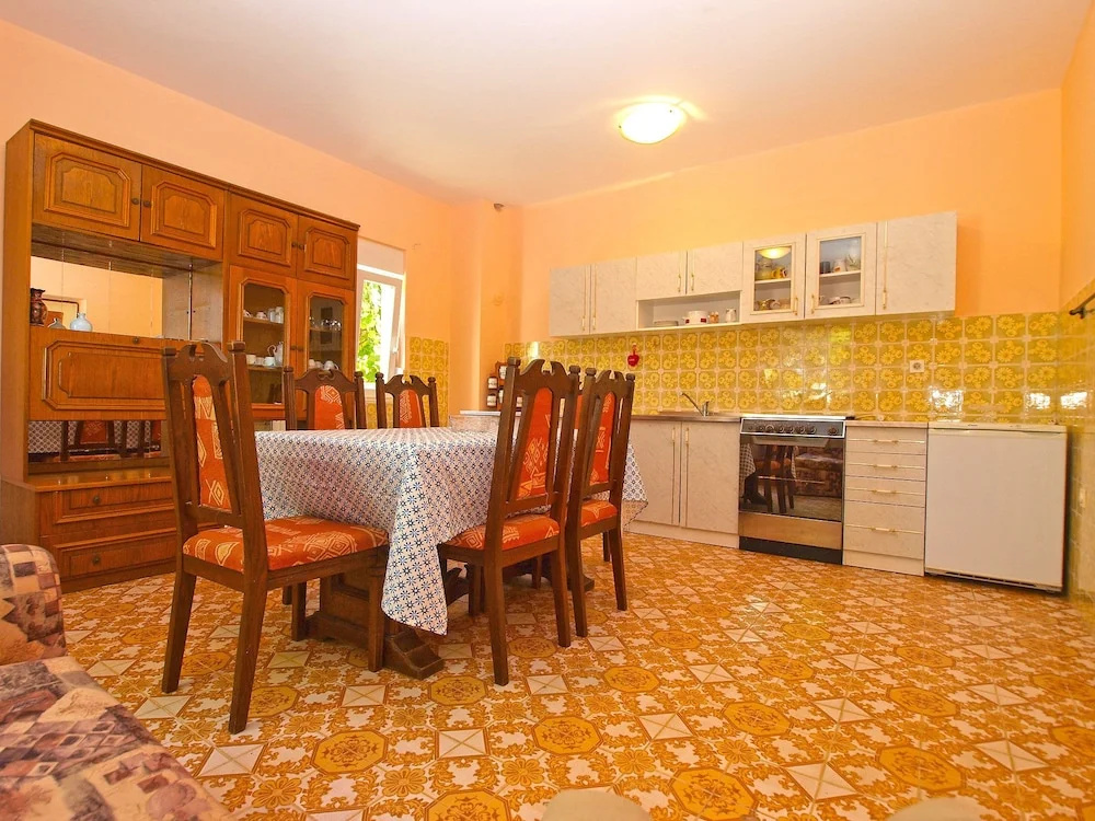 Apartment 1157