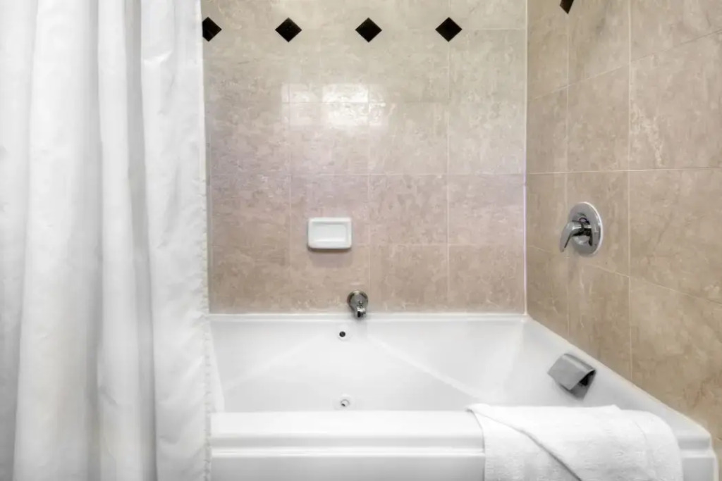 Days Inn & Suites by Wyndham Mountain View