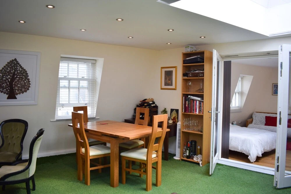 1 Bedroom Top Floor Flat In Fitzrovia