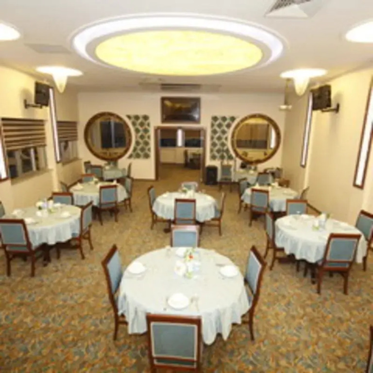 Met Gold Hotel