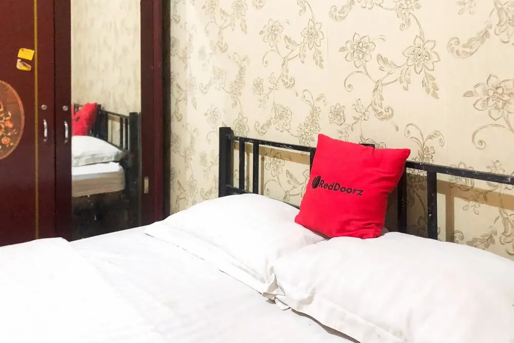 RedDoorz near RS Siloam Karawaci