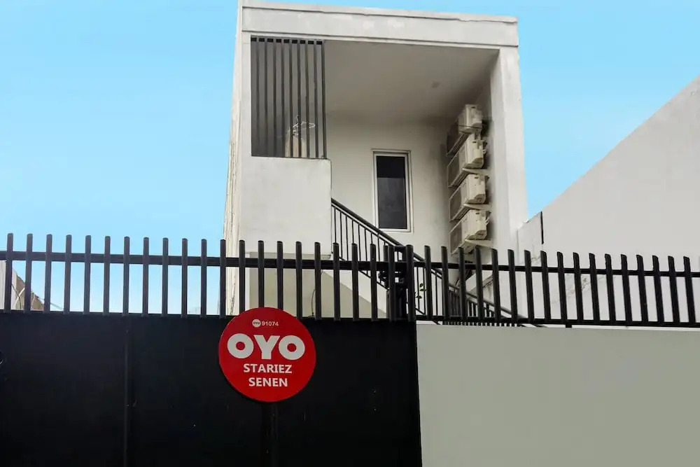 Super OYO 91074 Stariez Senen Syariah