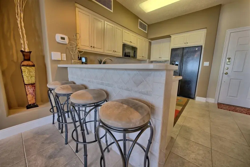 Roomy Oceanfront Condo with Breathtaking View and Beachside Pool - Unit 1906 by RedAwning