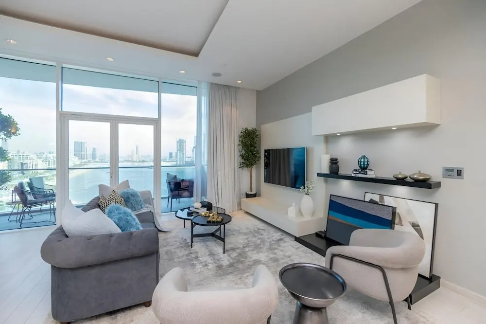 Sophisticated 1BR Palm Apt w Beach Access