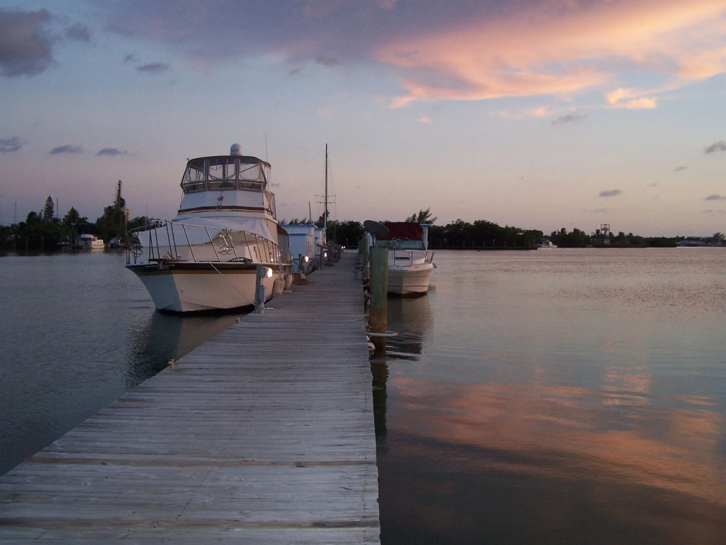 Floating Sea Cove Resort & Marina