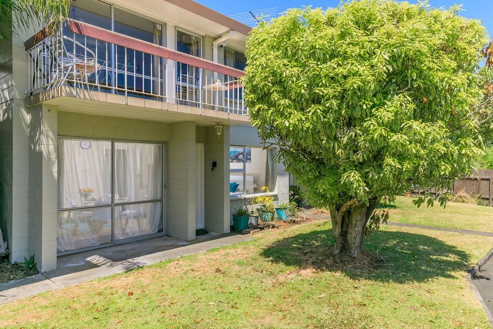 Super 2 bed flat in Remuera