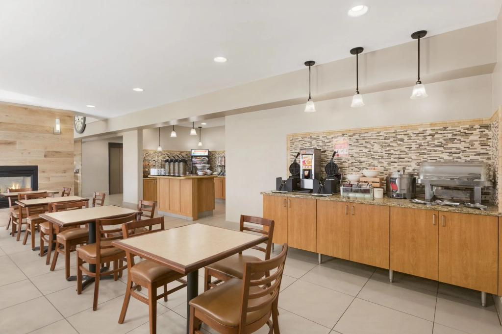 Country Inn & Suites by Radisson, Eagan, MN
