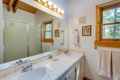1225 Gold Bend
