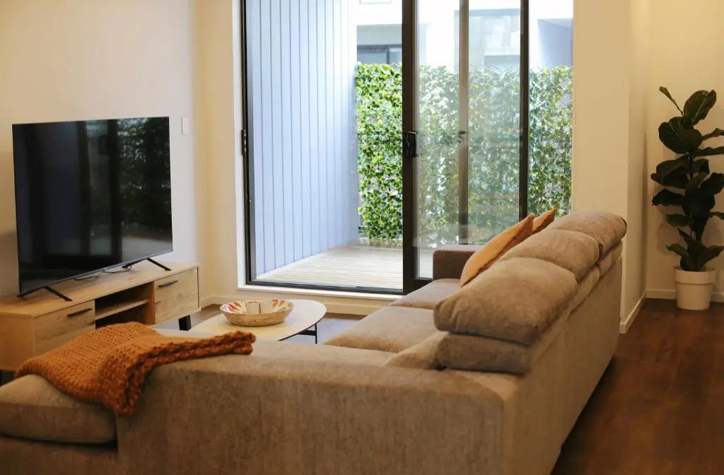 Cheerful 3-Bedroom Townhouse Close To the City