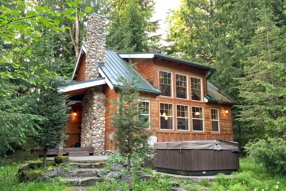 Mt Baker Rim Cabin 11 - This Wonderful 2 Story Cabin With a hot tub