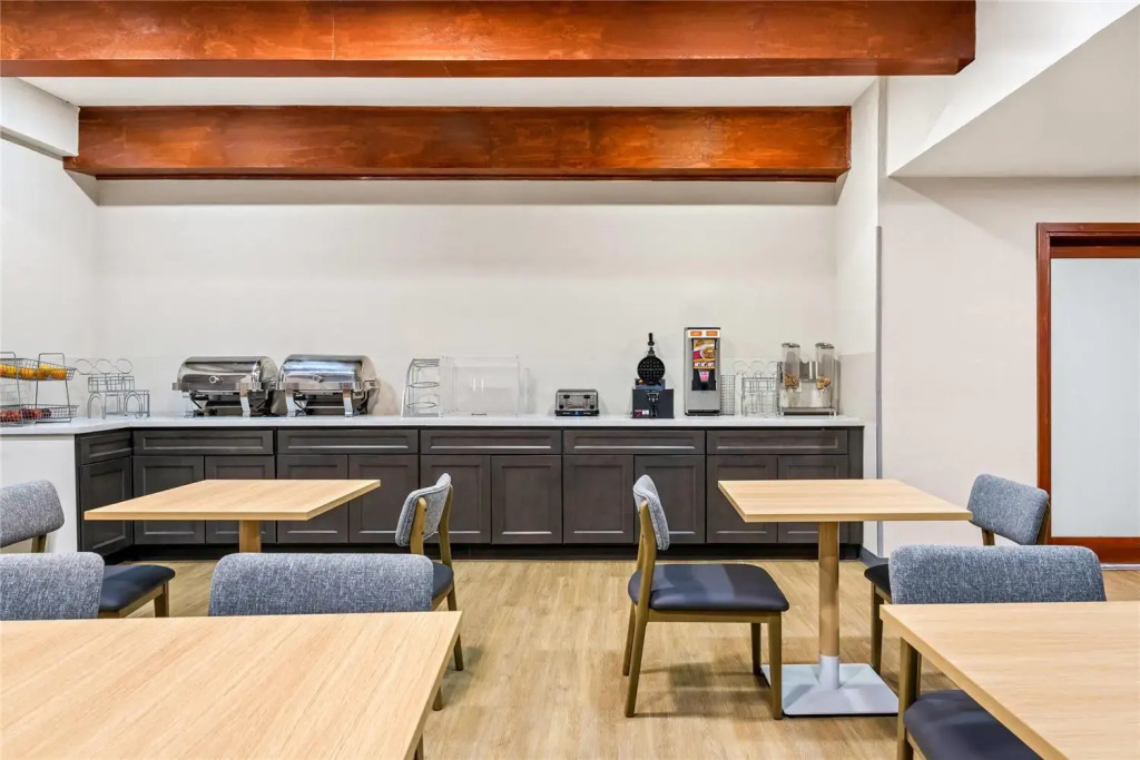 Comfort Inn & Suites