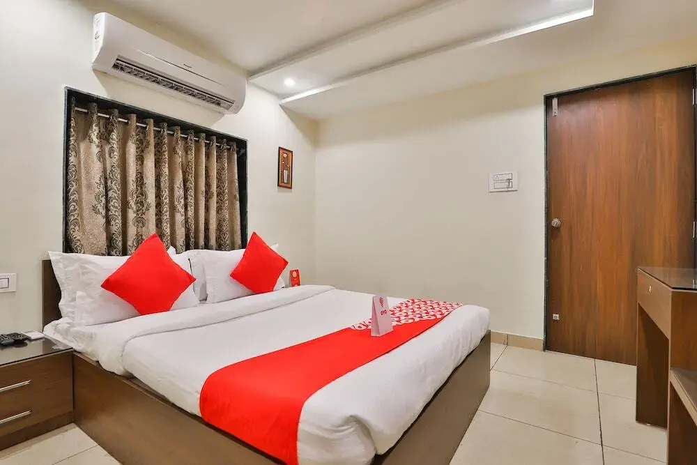 Hotel Moris Banquets by OYO Rooms