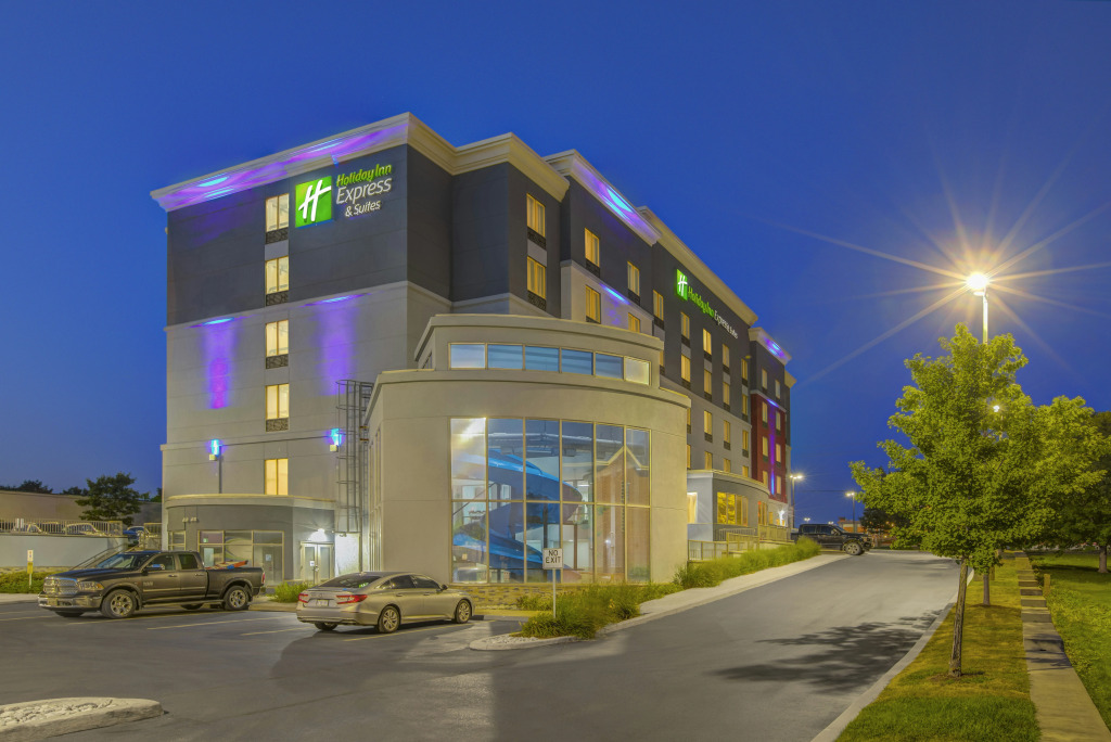 Holiday Inn Express & Suites - Woodstock, ON CANADA