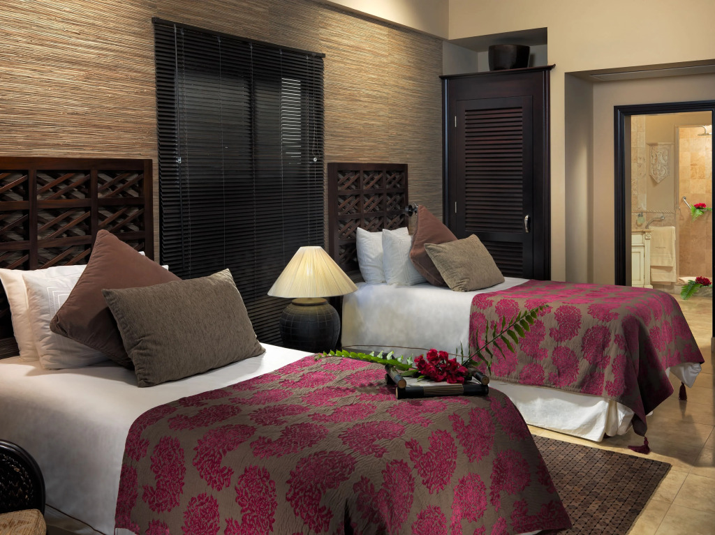 Royal Garden Villas, Luxury Hotel