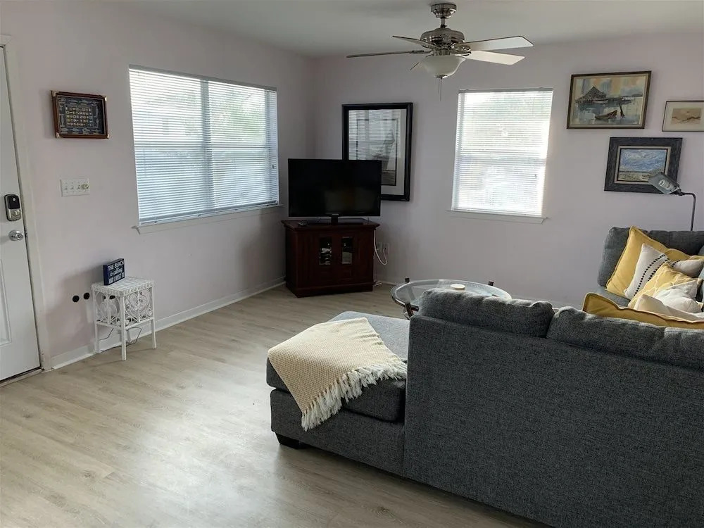 Crows Nest Apartment