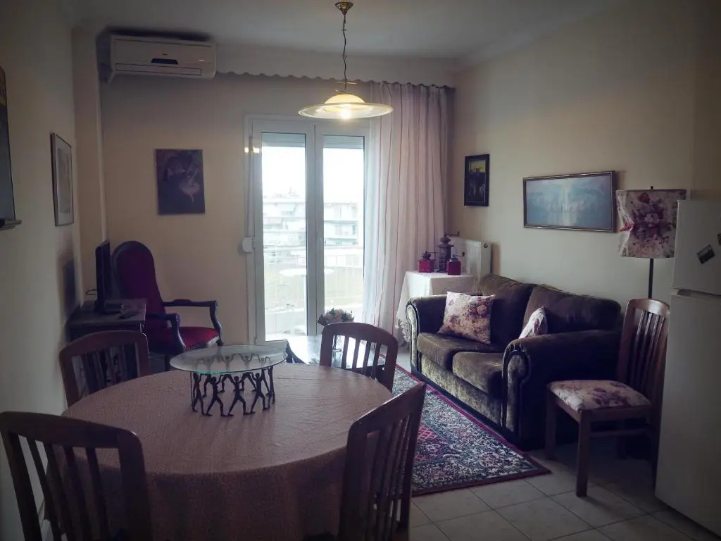 Sunny apartment near the center