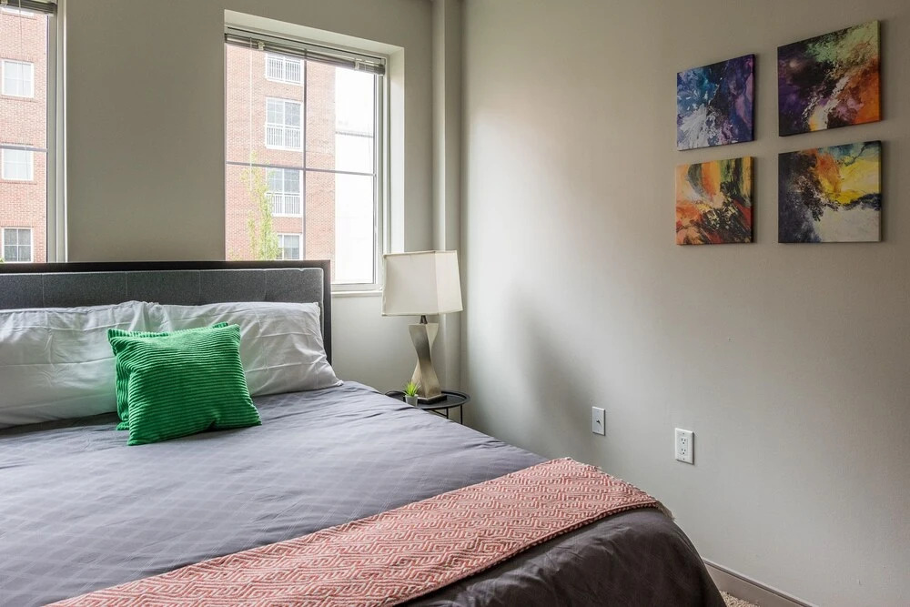 Convenient Apartments Near The Commons