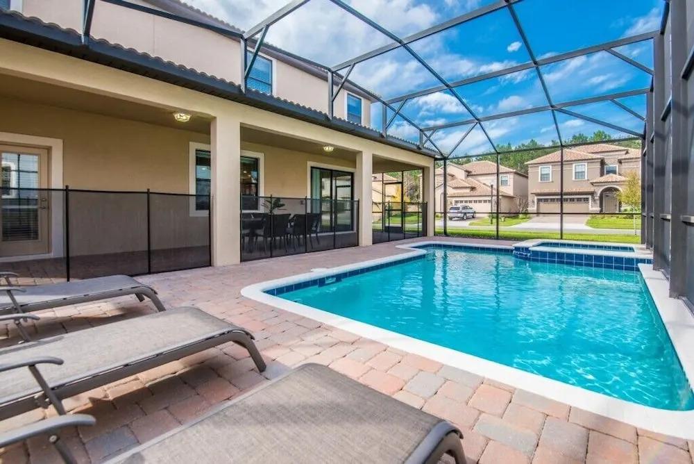 5-Bedroom Villa in Four Corners 1458RF