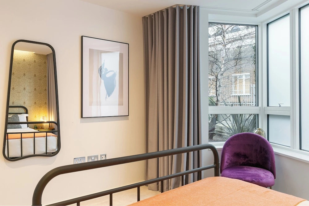 Urban Chic - Aird House