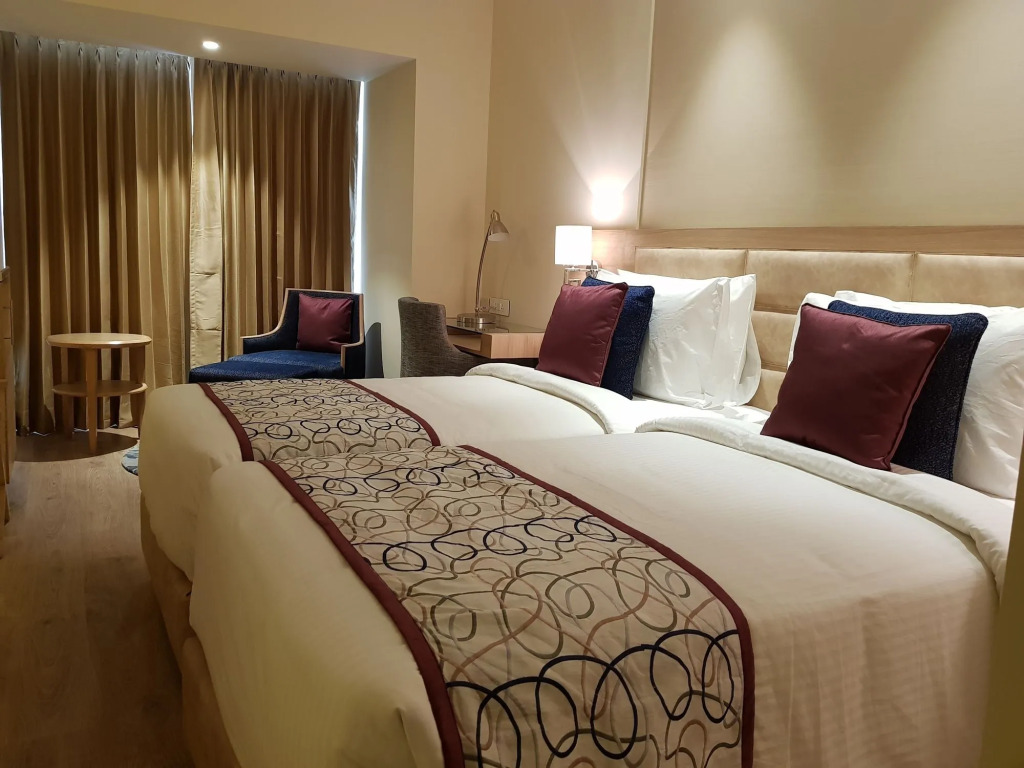 Golden Sarovar Portico