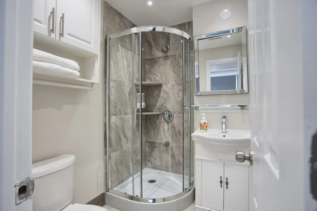 Toronto Rooms and Suites