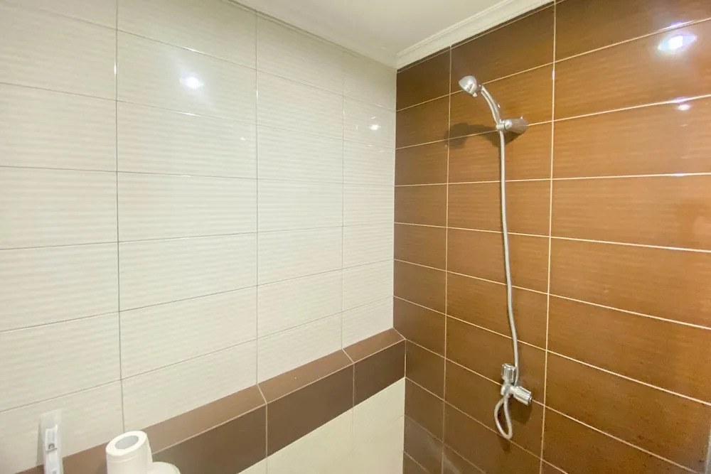 Homey And Cozy Stay Studio Margonda Residence 3 Apartment
