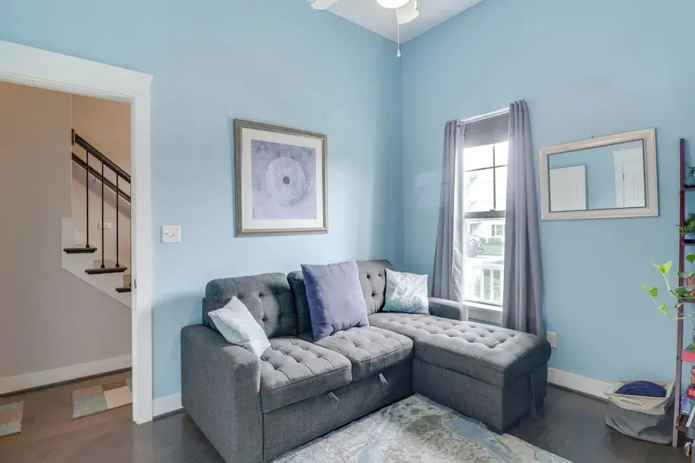Walk to Ocean: Group Getaway in Virginia Beach!