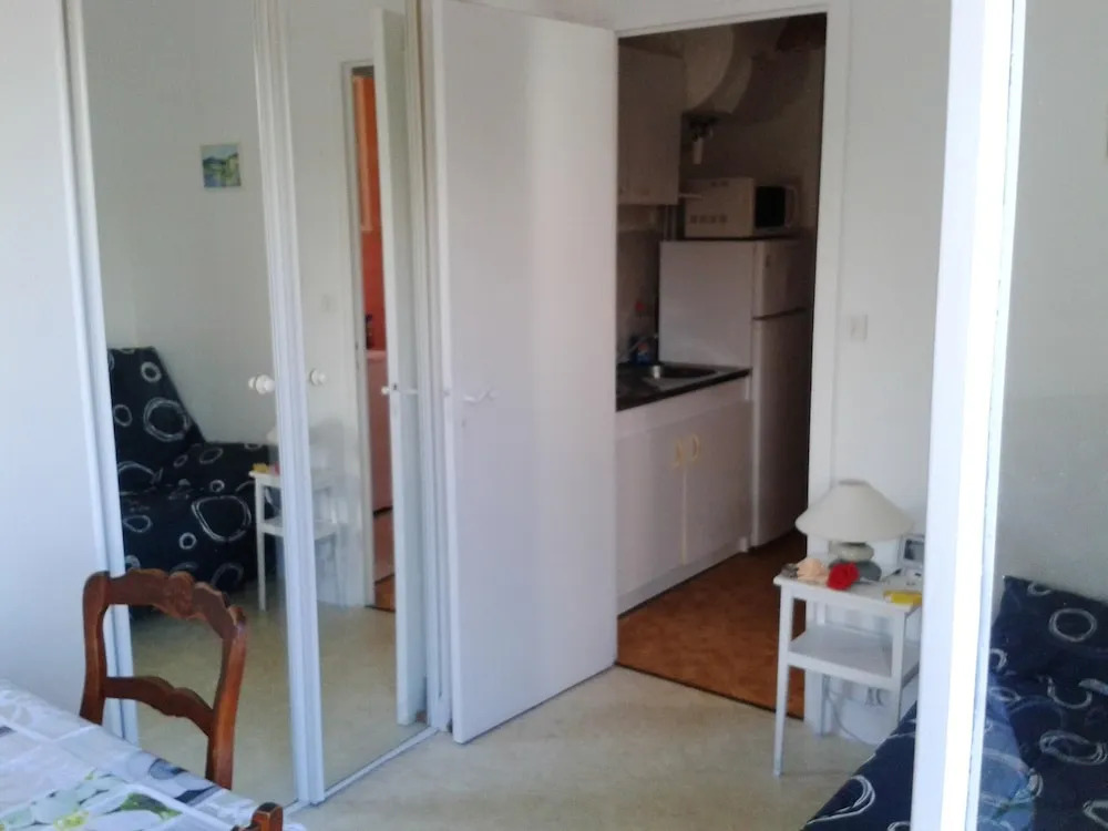 Studio In Guethary With Enclosed Garden 150 M From The Beach