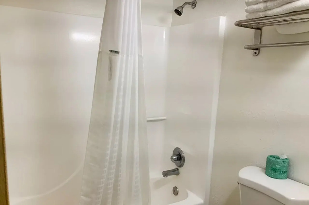 Days Inn by Wyndham Troy IL