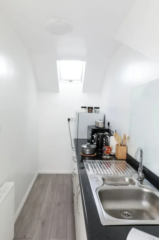 4 Guests - 2 Bedrooms - City Escape Retreat
