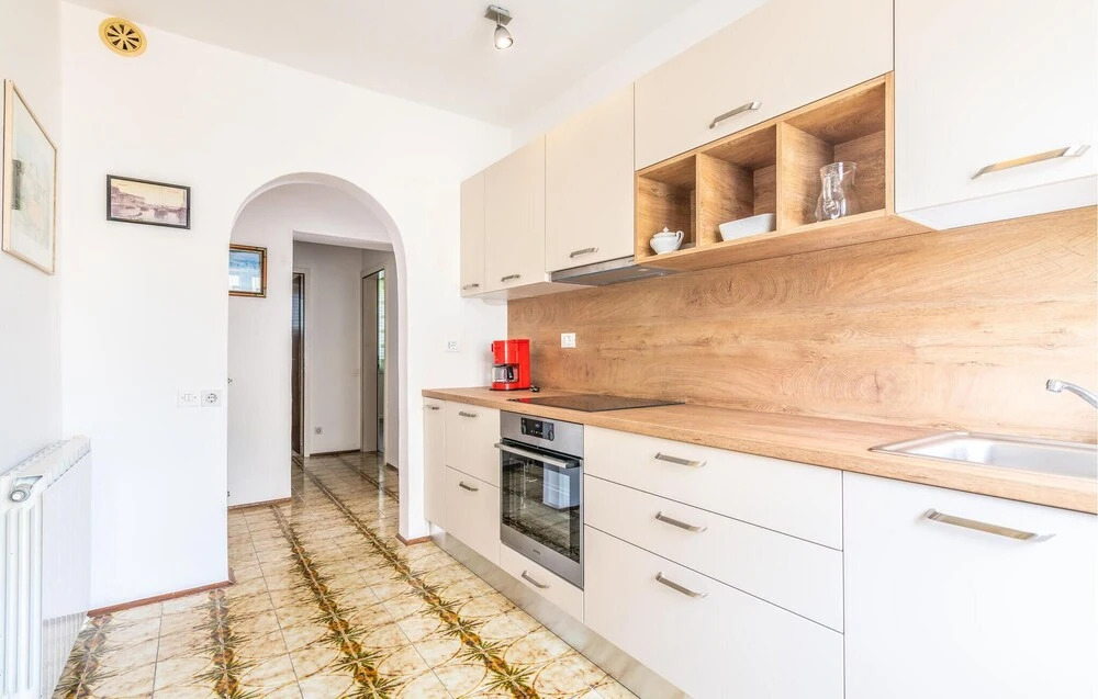 Awesome Apartment in Mali Losinj With Wifi and 3 Bedrooms