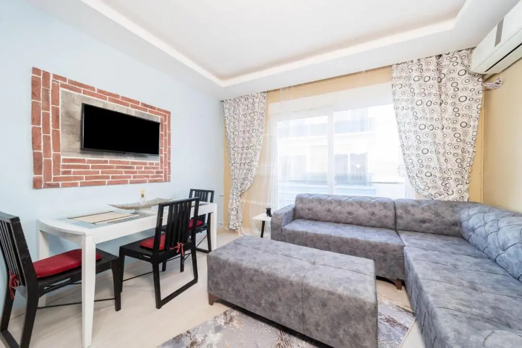 Business-friendly Flat Close to Beach in Konyaalti