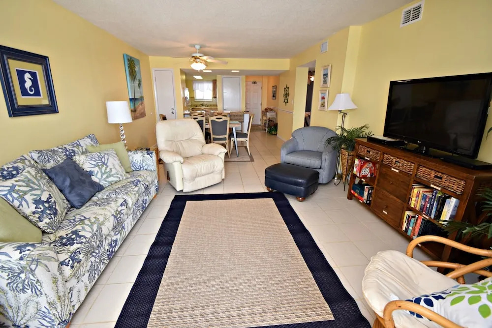 Driftwood Towers 4G 2 Bedrooms 2 Bathrooms Condo