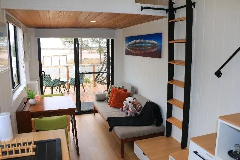 The Pink Lake Tiny House - Sakura