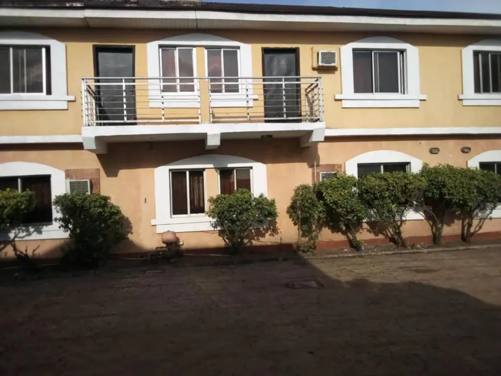 Oko Courts MU1 3 BR Apartment with SWIMMING POOL