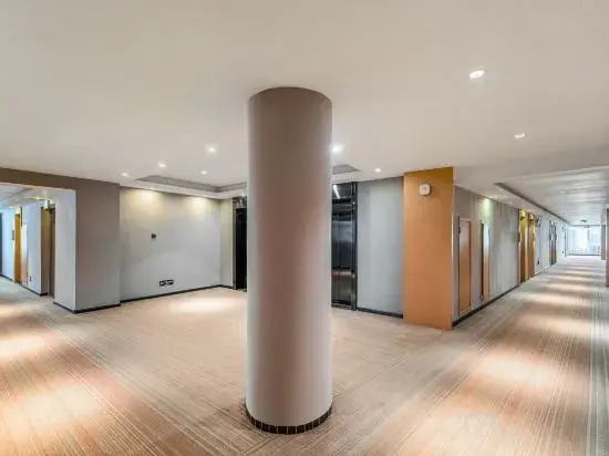 Carlton K Hotel
