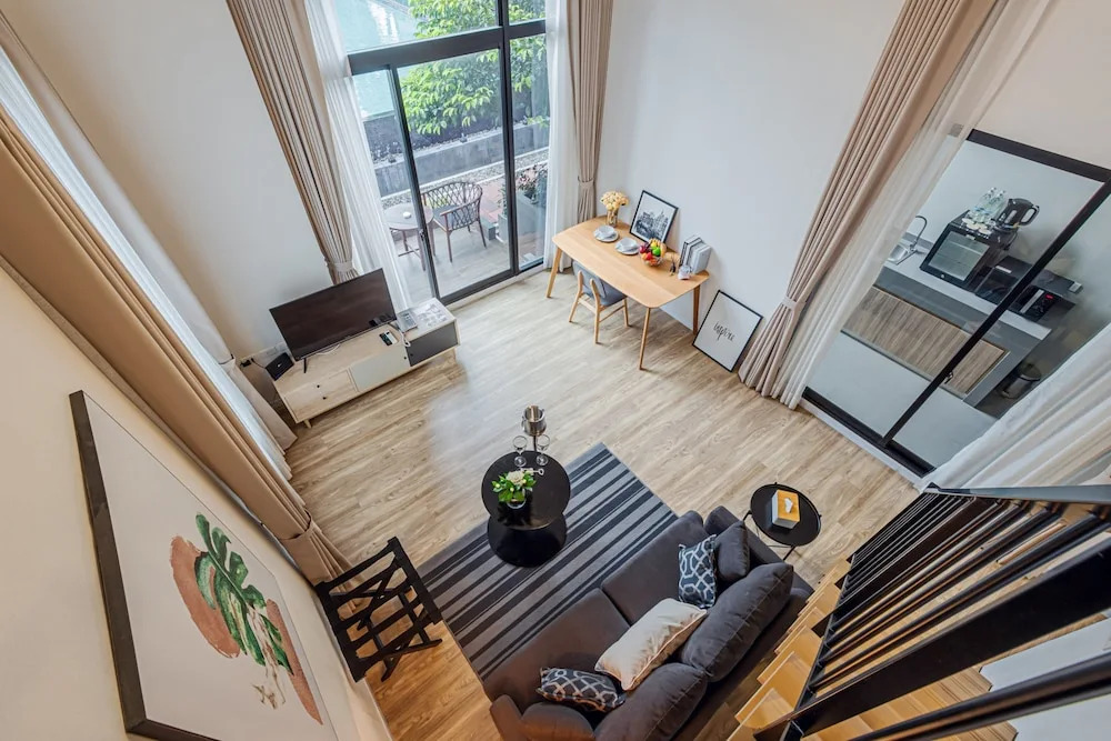 Q-Box Hotel Bangkok Blossom