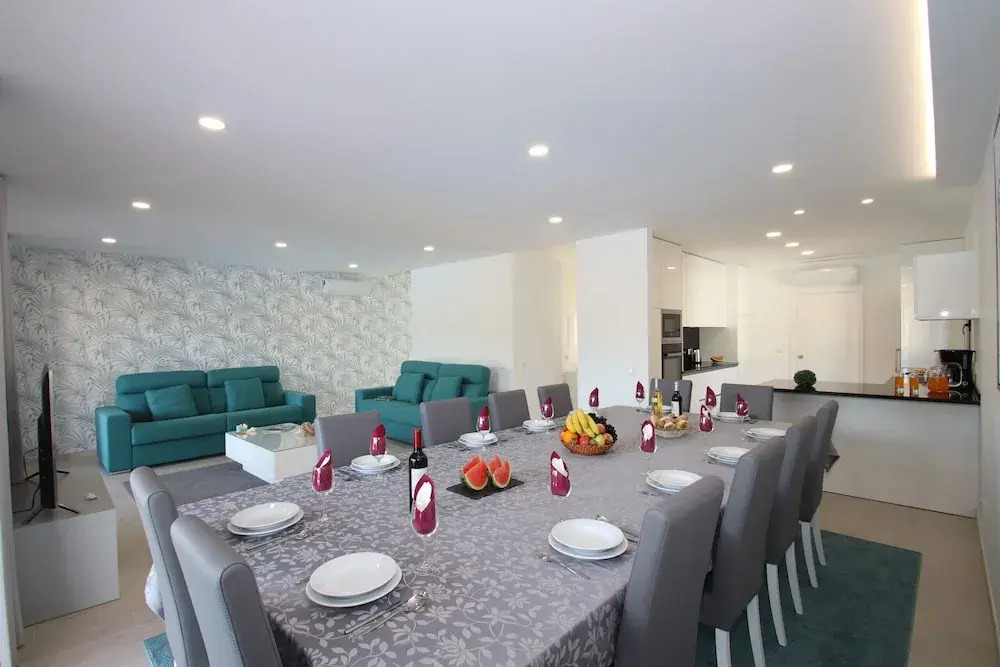 Villa Riviera - com piscina aquecível, 2 jacuzzis e BBQ em Armação de Pêra