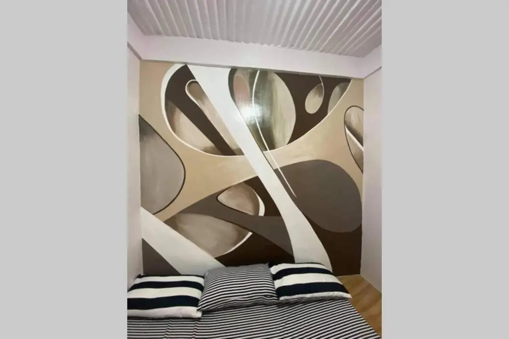 Lianne LoftUp to 12paxFREEparking+Wifi+Netflix