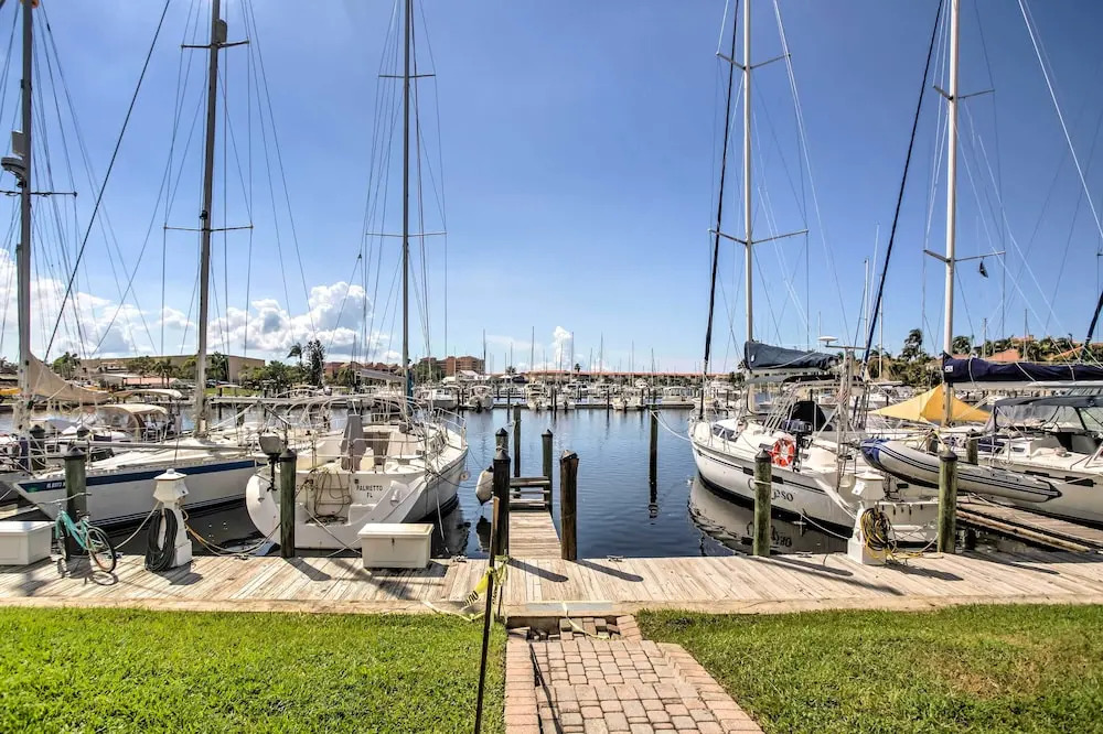 Resort-style Condo w/ Pool: 19 Miles to Fort Myers