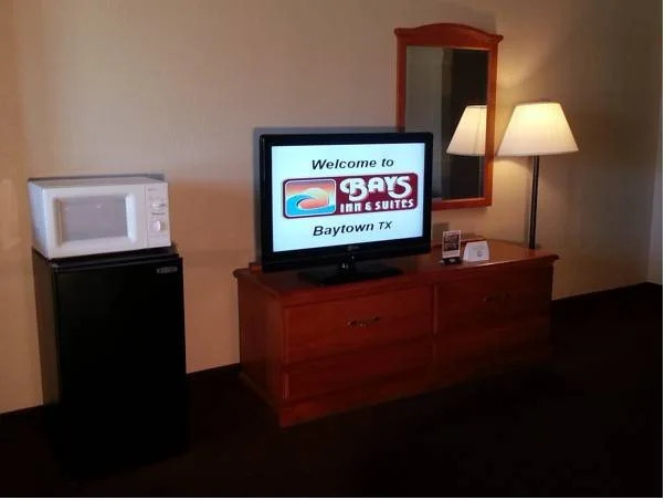 Bays Inn and Suites