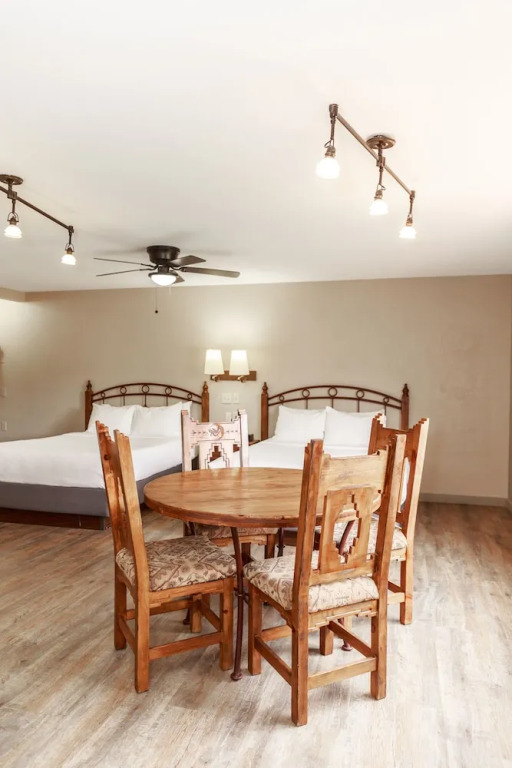 Aarchway Inn