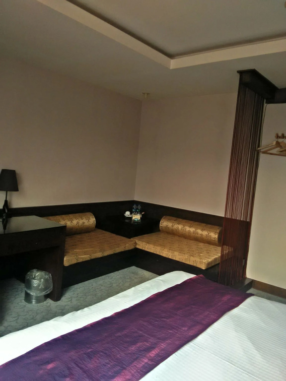Baolong Homelike Hotel (Youyi Branch)