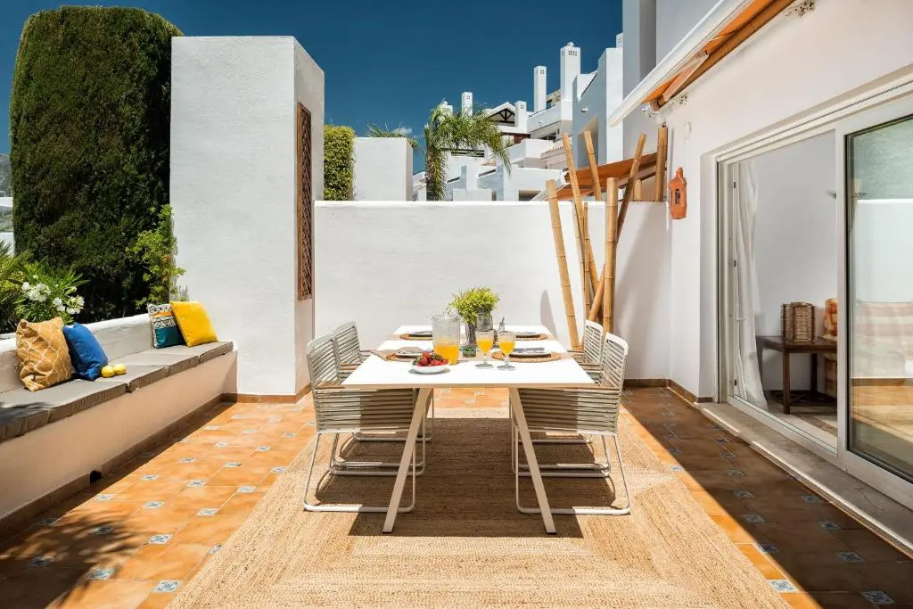Stunning Modern Apt Frontline beach - RDR206