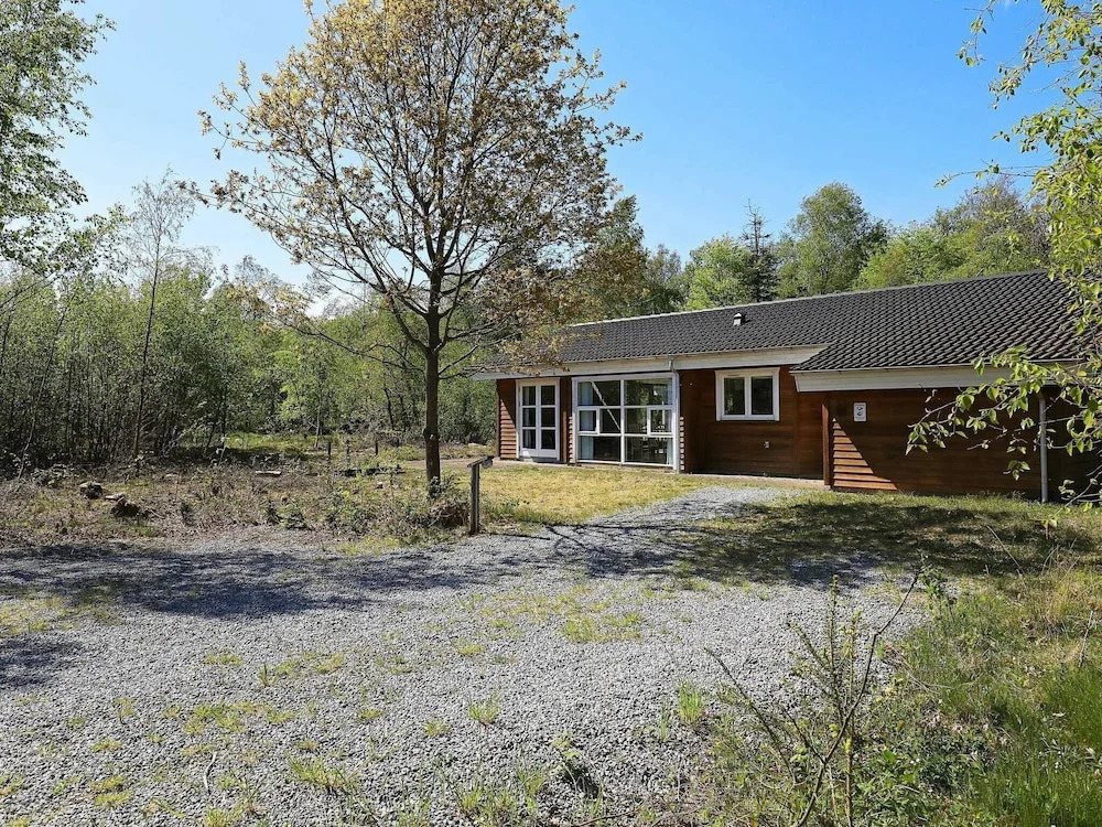 Serene Holiday Home in Saeby With Whirlpool